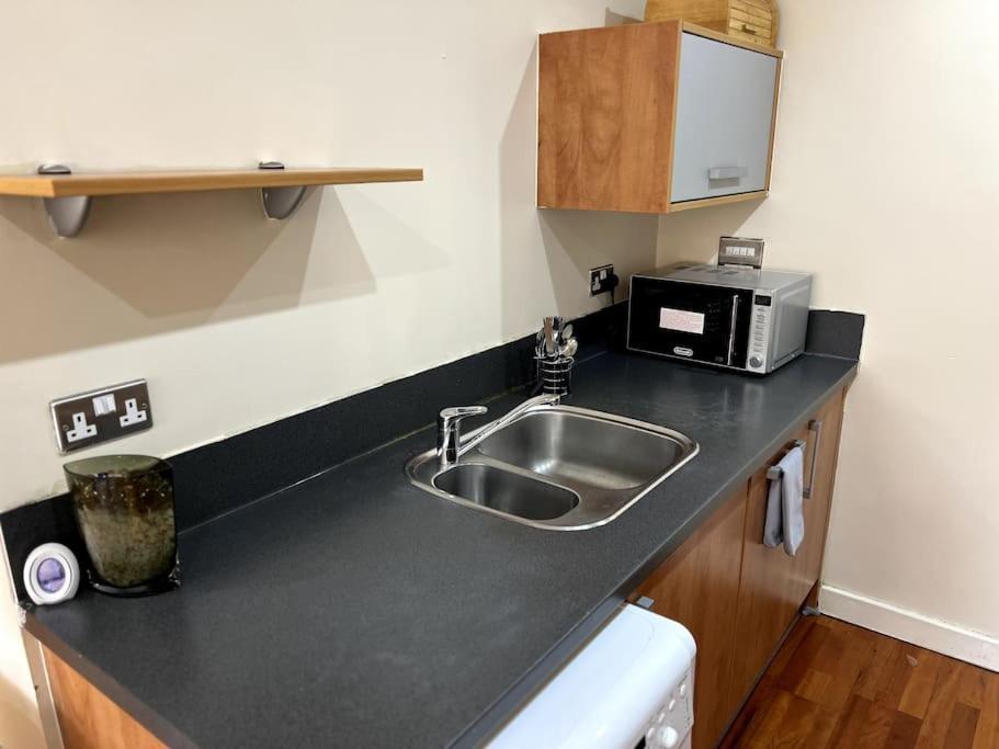 Entire Flat, 2 Bedroom & 2 Bathrooms In Birmingham Esterno foto